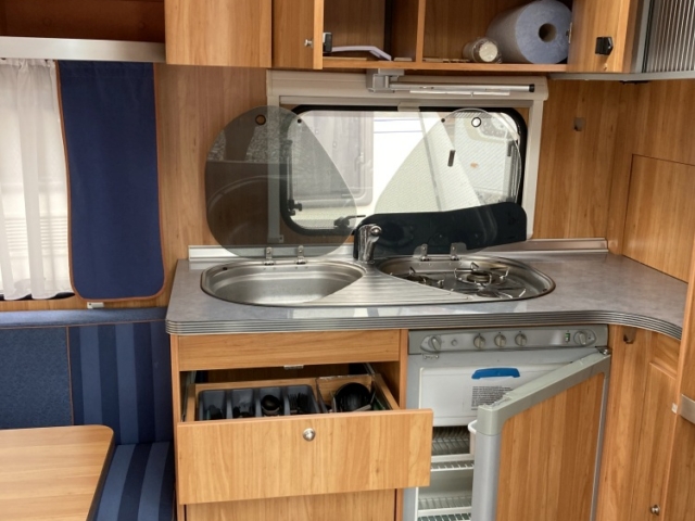 burstner-flipper-460-ts-berelheto-lakokocsi-pecs-26 lakokocsi kolcsonzes, lako auto bérlés, lakó autó bérlés, lakóautó bérlés pécs, lakókocsi bérlés pécs