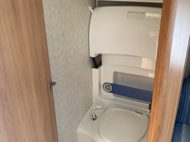 könnyű lakókocsi, lakóautó, lakóautó bérlés, lakókocsi, lakókocsi bérlés, lakokocsi berles