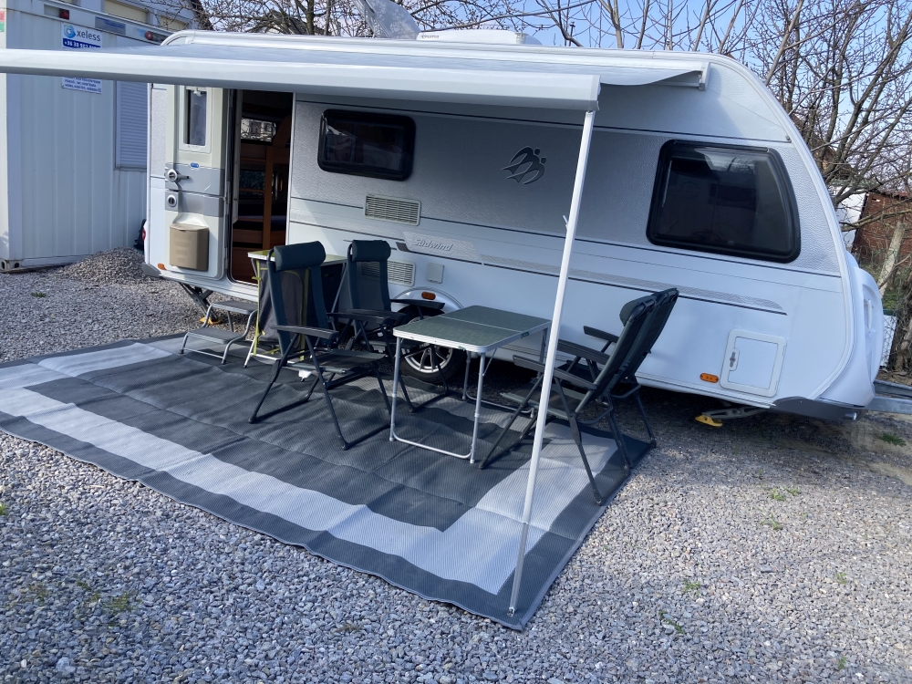 knaus-sudwind-500-fdk-berelheto-lakokocsi-pecs-04