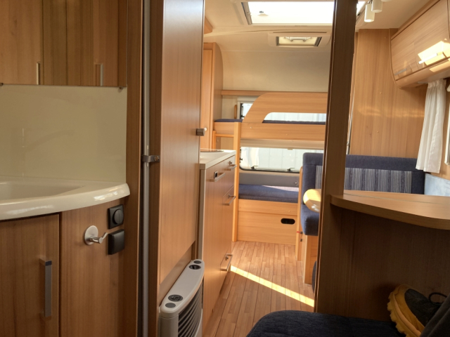 knaus-sudwind-500-fdk-berelheto-lakokocsi-pecs-11 lakokocsi kolcsonzes, lako auto bérlés, lakó autó bérlés, lakóautó bérlés pécs, lakókocsi bérlés pécs